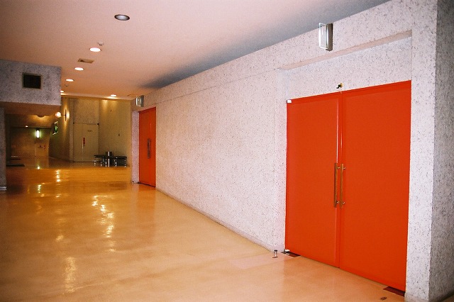 0056_hall.jpg