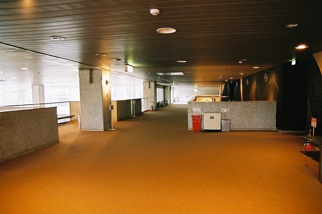 0073_hall.jpg